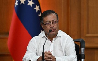 哥伦比亚总统：与5个“非法武装团体”停火，以支持和平谈判